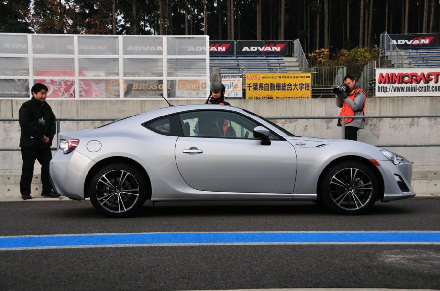  Scion FR-S 2013 года  (фото 68 из 192)
